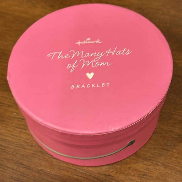 COPY - Hallmark the many Hats of Mom charm Bracelet silver tone chef nurse coach - Picture 5 of 10